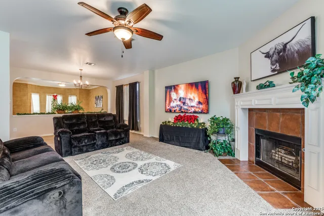 $2,399 | 815 Midway Crest, San Antonio, TX 78258