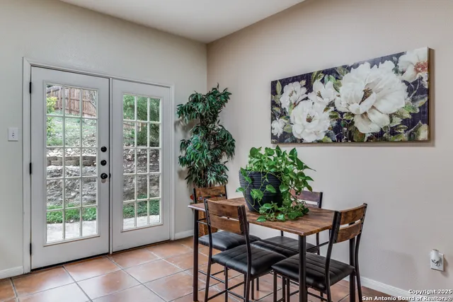 $2,399 | 815 Midway Crest, San Antonio, TX 78258