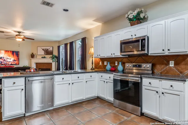 $2,399 | 815 Midway Crest, San Antonio, TX 78258