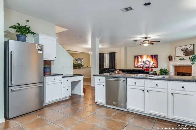 $2,399 | 815 Midway Crest, San Antonio, TX 78258