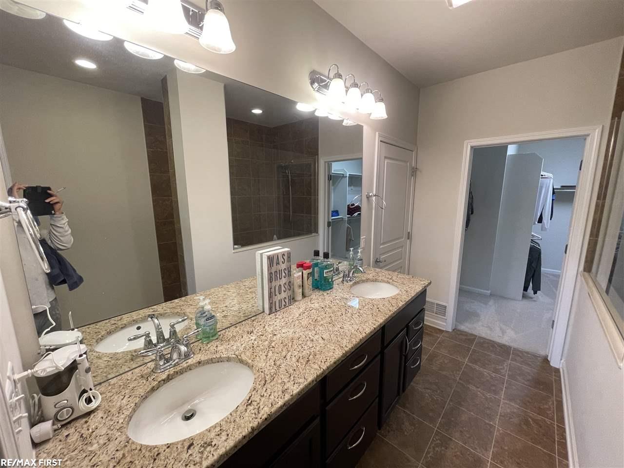 48295 Silver Lake Road Macomb, MI 48042 - Photo 20 of 41