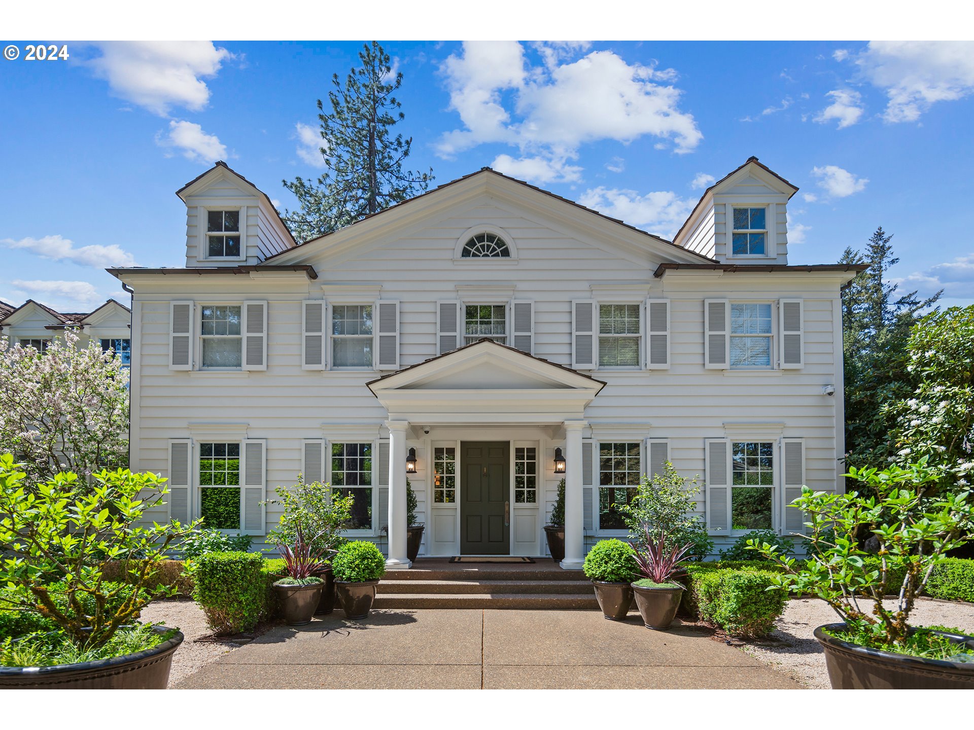 1128 South Military Road Portland, OR 97219 - Photo 1 of 48 Gallery Image 1