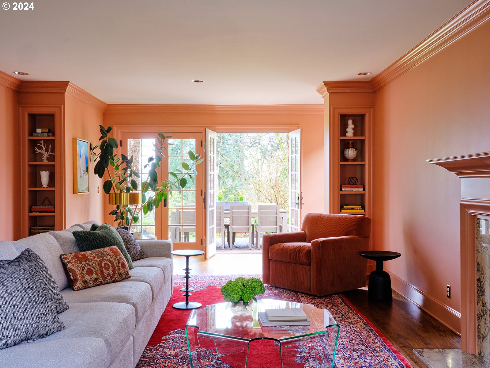 1128 South Military Road Portland, OR 97219 - Photo 16 of 48 Living Room