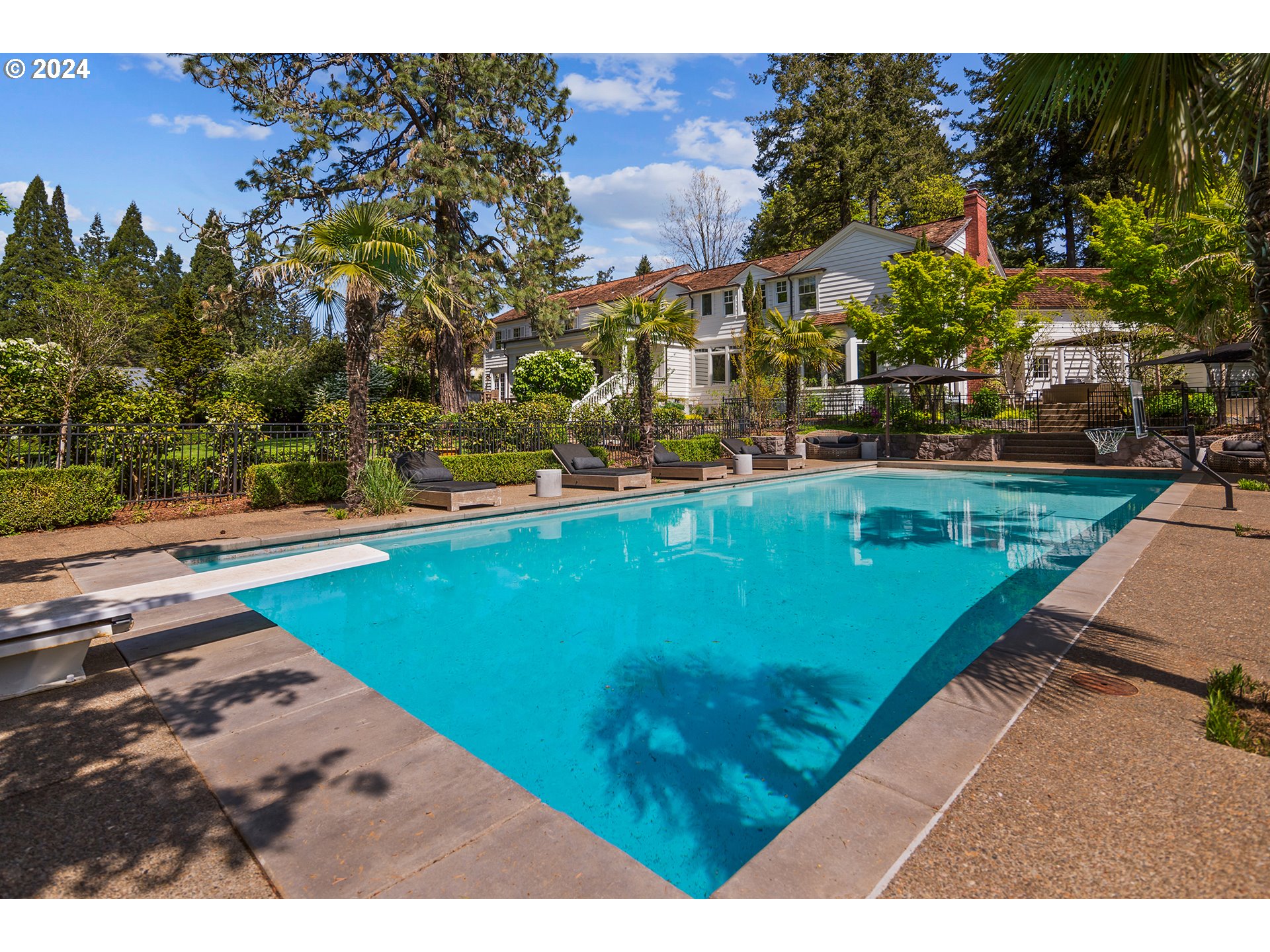 1128 South Military Road Portland, OR 97219 - Photo 41 of 48 Gallery Image 41