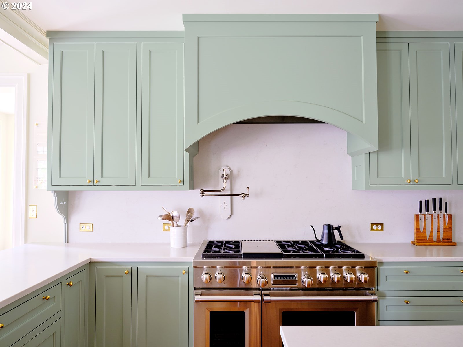 1128 South Military Road Portland, OR 97219 - Photo 10 of 48 Kitchen
