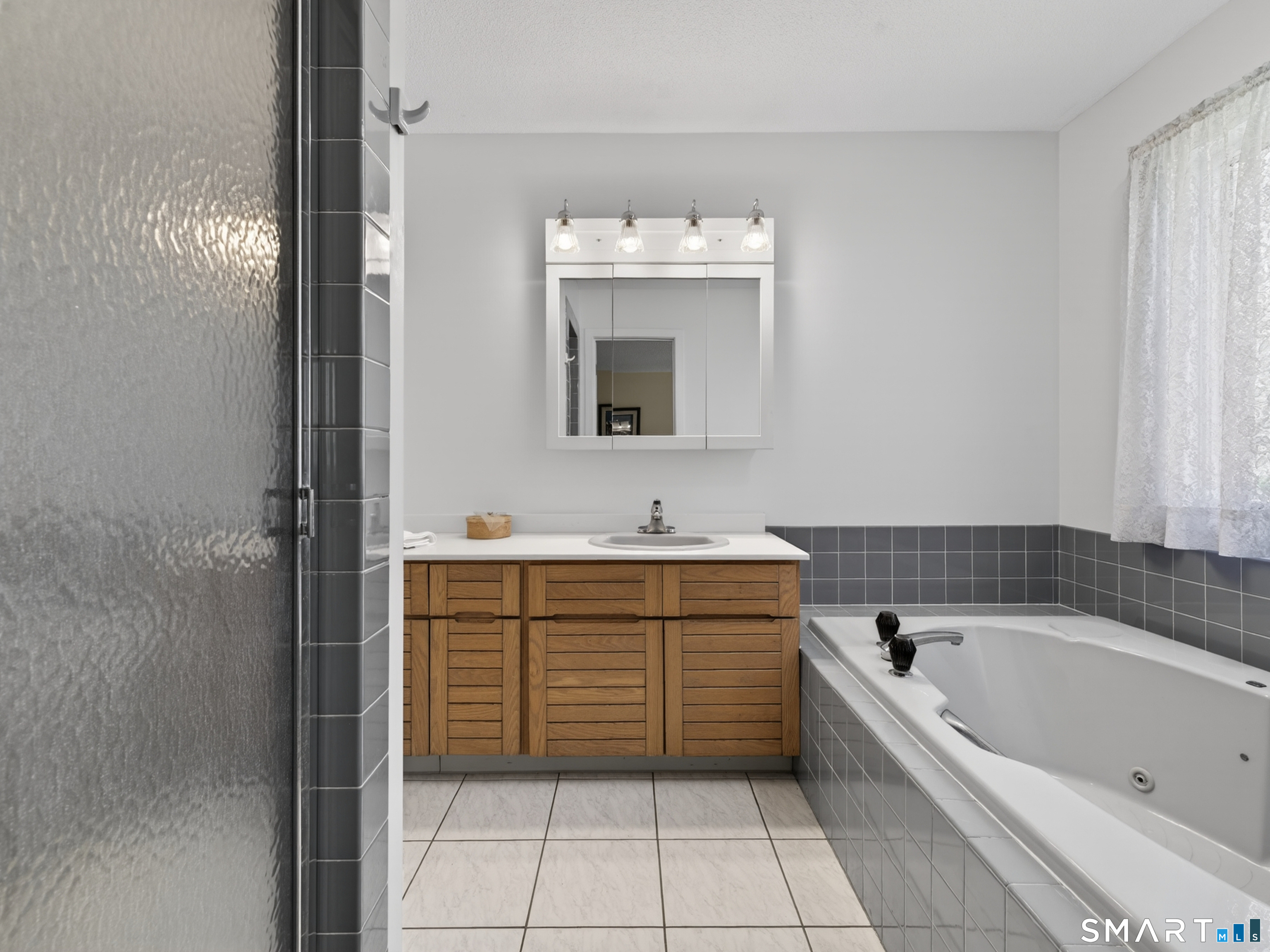 29 Welsch Farms Road Killingworth, CT 06419 - Photo 19 of 40 Primary bath with shower and soaking tub
