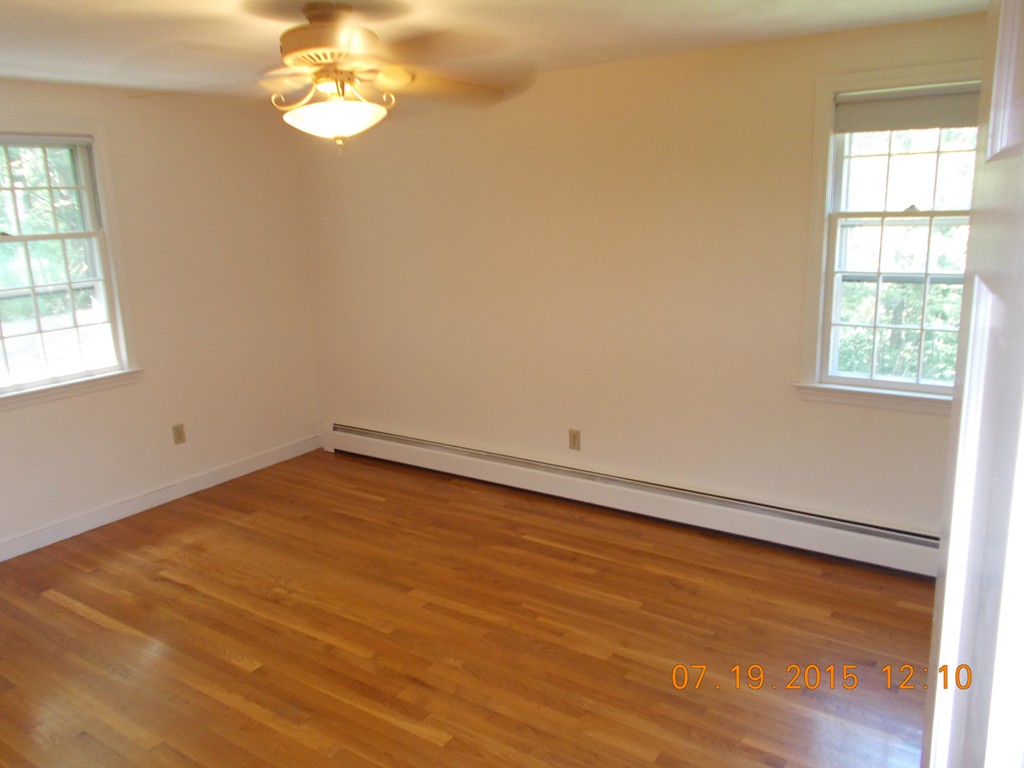 9 Woodbriar Road Stoneham, MA 02180 - Photo 5 of 14 Gallery Image 5