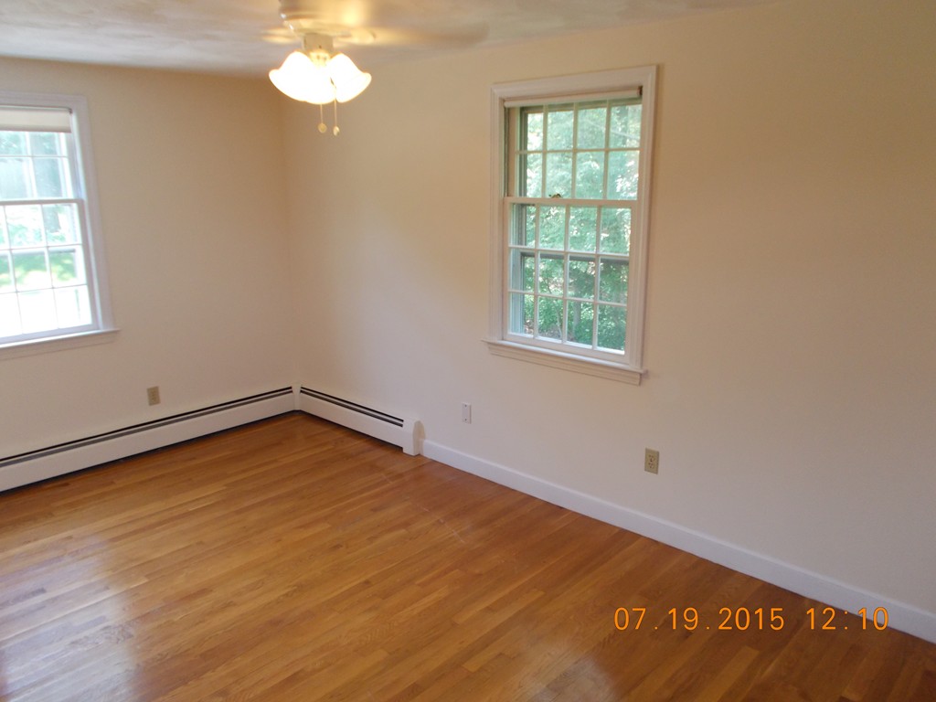 9 Woodbriar Road Stoneham, MA 02180 - Photo 6 of 14 Gallery Image 6