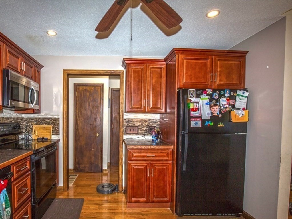 42 Point Grove Road Southwick, MA 01077 - Photo 8 of 28 Gallery Image 8
