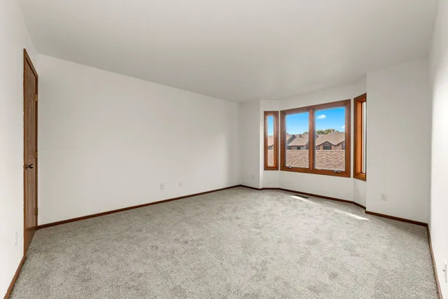 $173,900 | 7019 West 110th St Circle, Unit 15, Bloomington, MN 55438