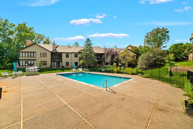 $173,900 | 7019 West 110th St Circle, Unit 15, Bloomington, MN 55438