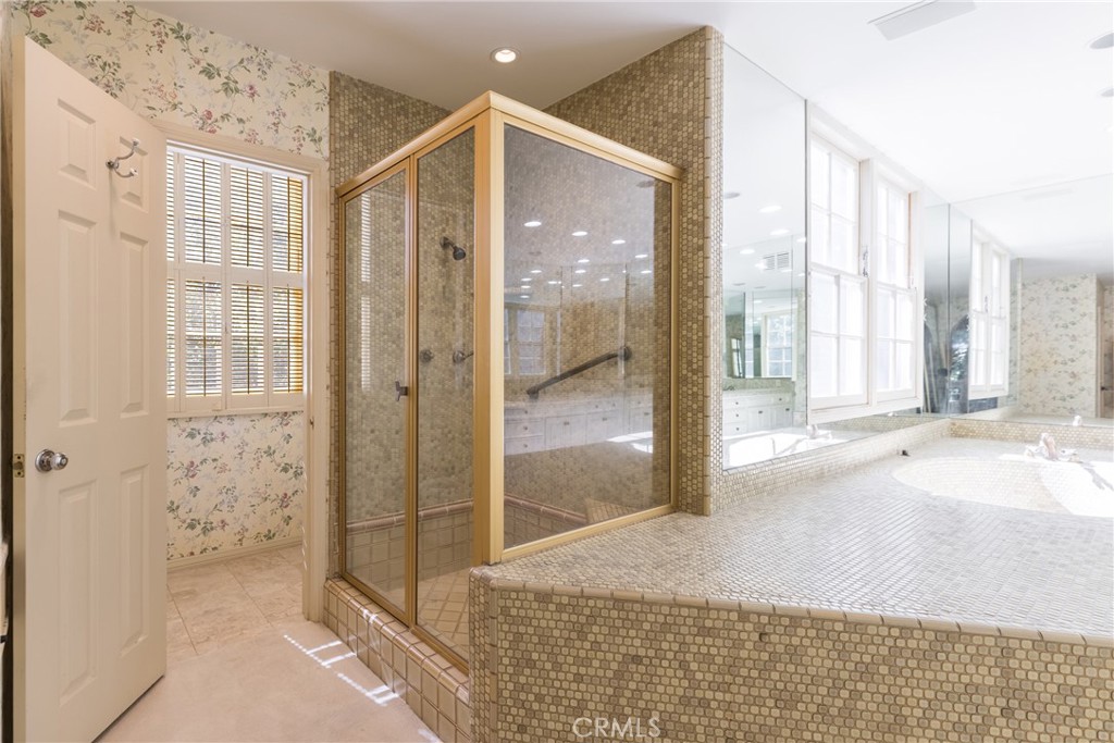 12386 Ridge Circle Los Angeles, CA 90049 - Photo 39 of 56 a bathroom with a shower