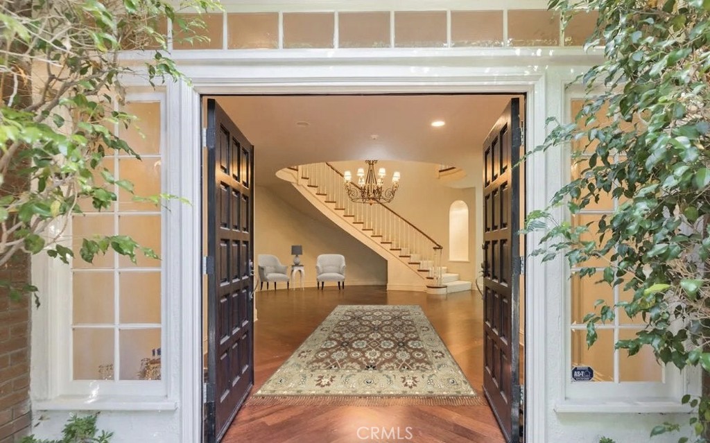 12386 Ridge Circle Los Angeles, CA 90049 - Photo 7 of 56 Virtually Staged