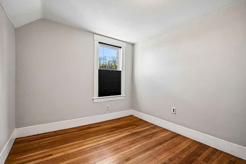 19 Sheldon Street Lowell, MA 01851 - Photo 18 of 42