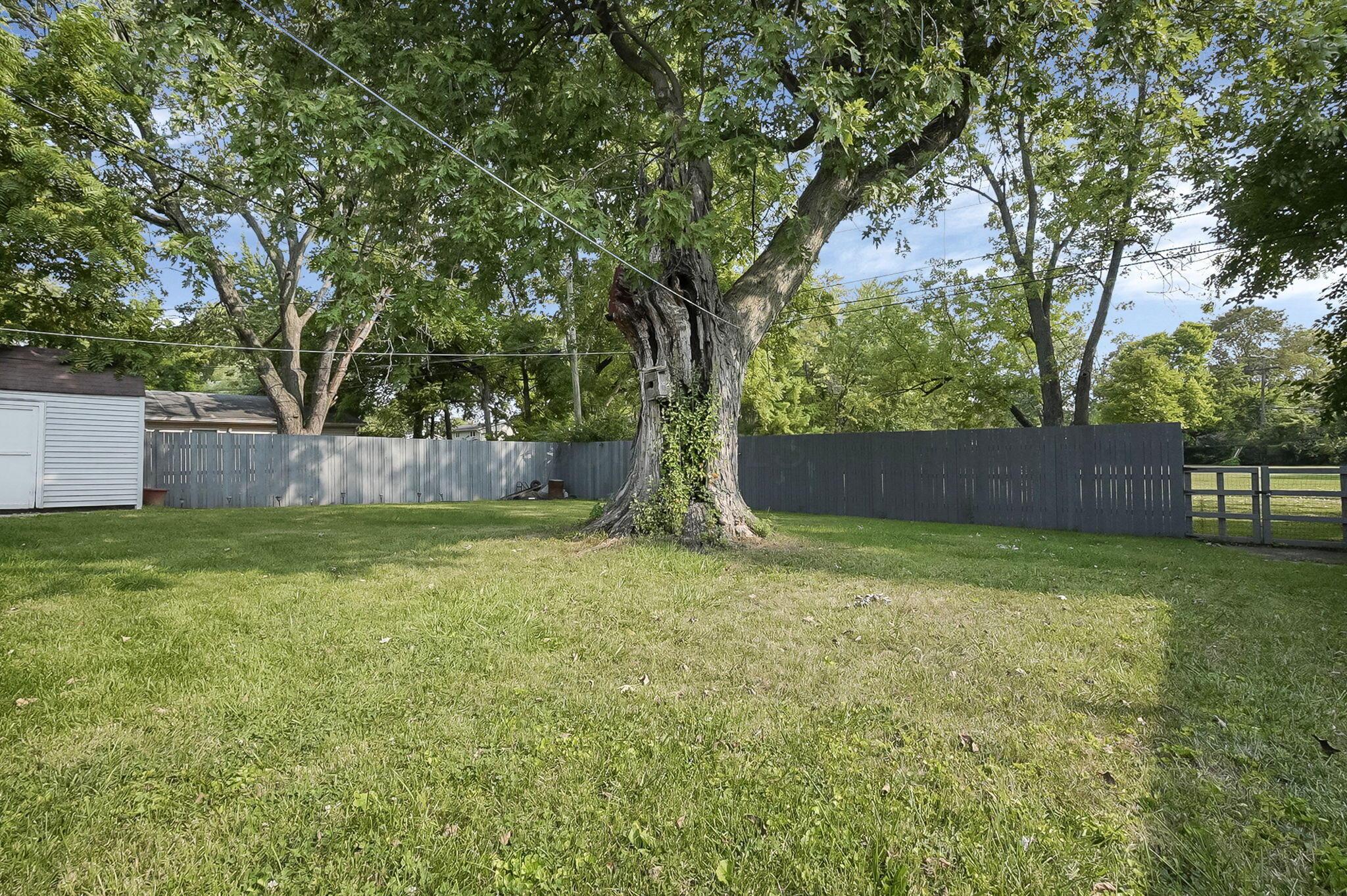 348 Darbyhurst Road Columbus, OH 43228 - Photo 28 of 31 7-web-or-mls-348-darbyhurst-rd