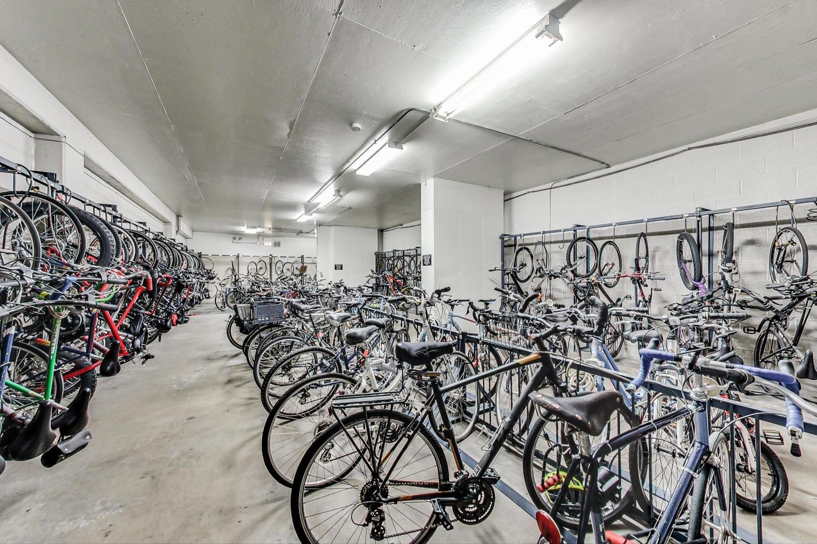 5455 North Sheridan Road, Unit 1015 Chicago, IL 60640 - Photo 25 of 31