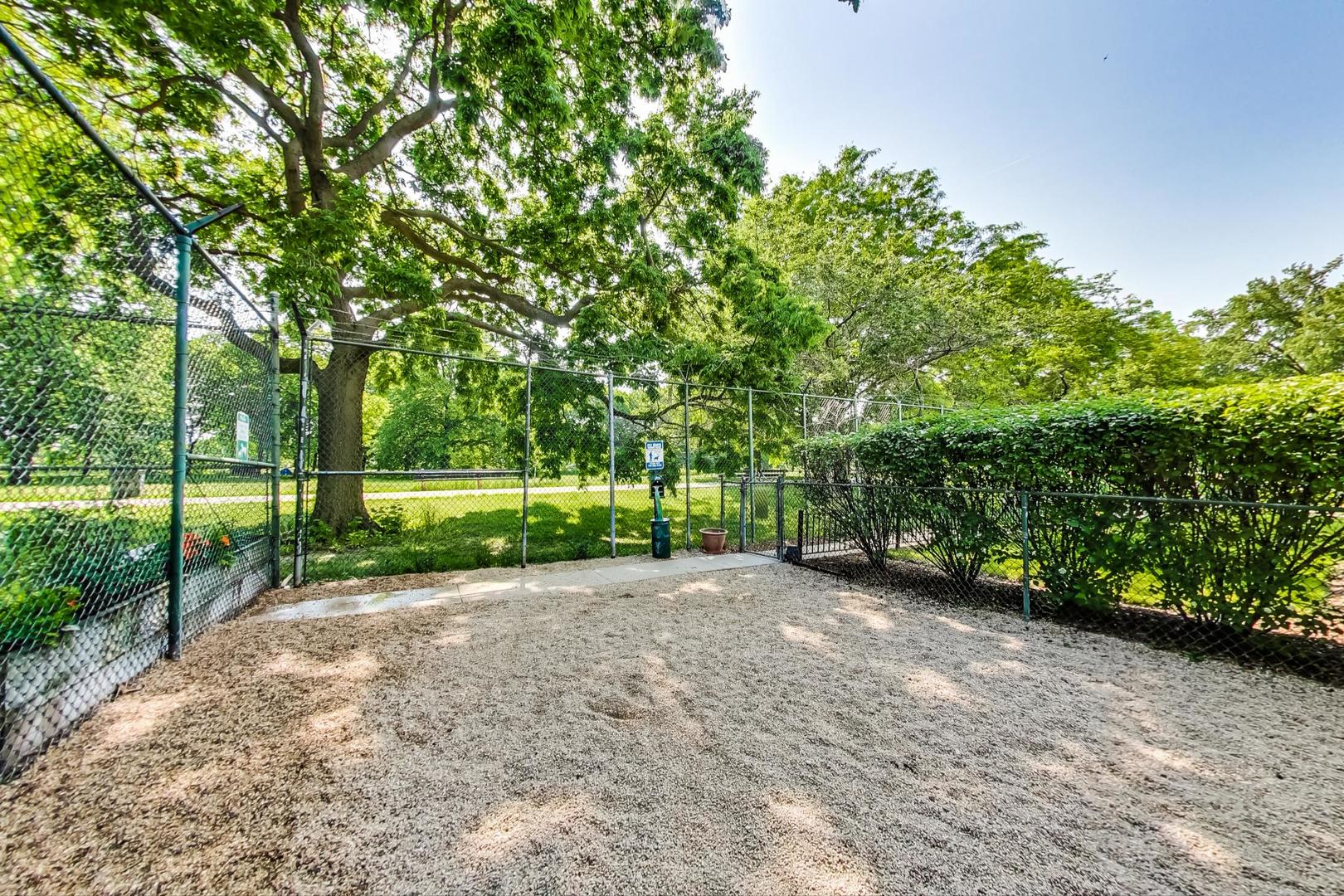 5455 North Sheridan Road, Unit 1015 Chicago, IL 60640 - Photo 28 of 31