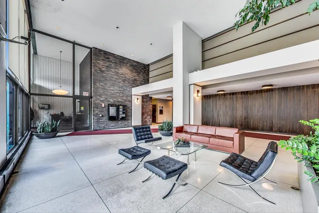 $172,900 | 5455 North Sheridan Road, Unit 1015, Chicago, IL 60640