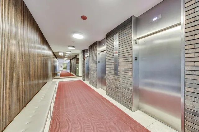 $172,900 | 5455 North Sheridan Road, Unit 1015, Chicago, IL 60640