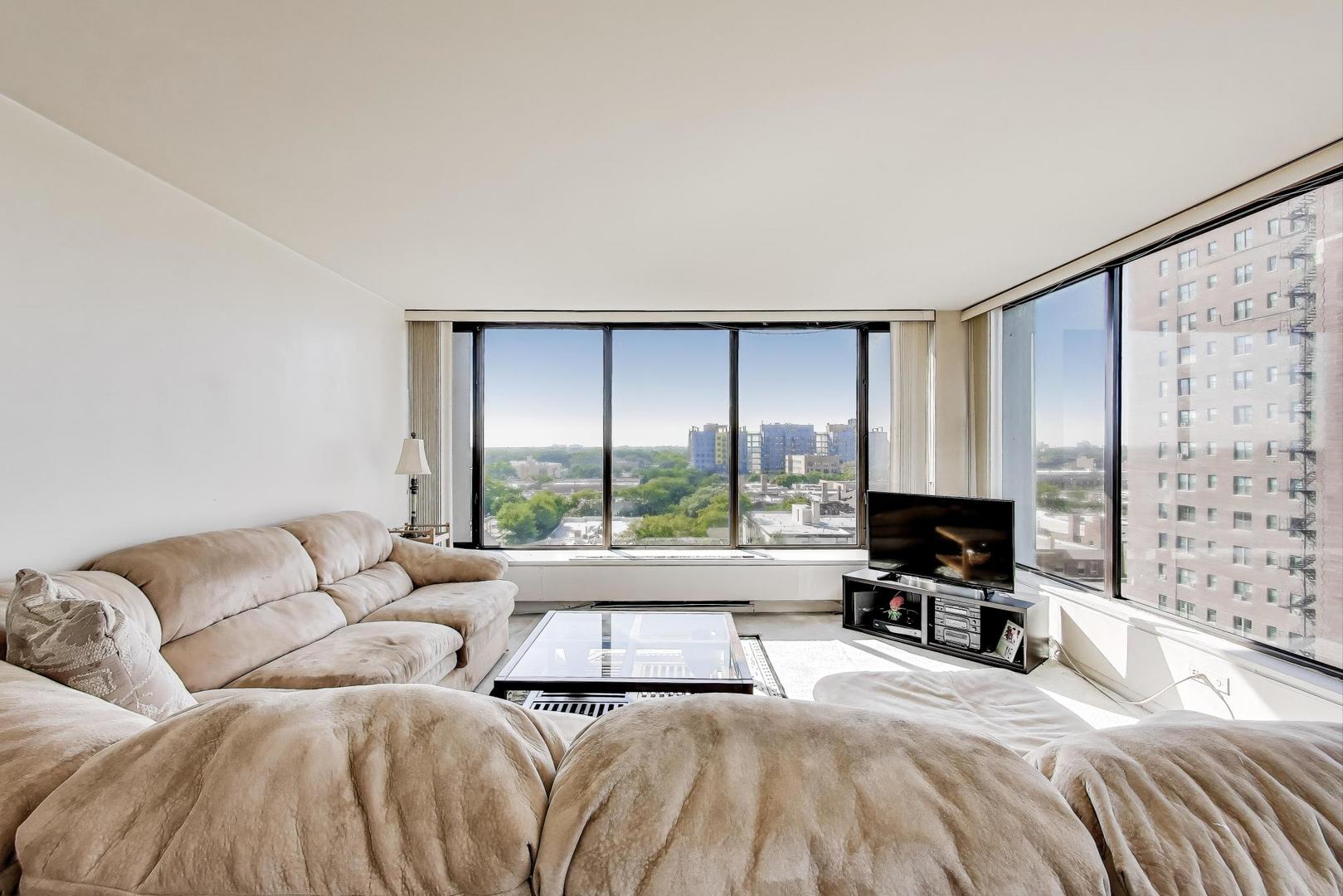 5455 North Sheridan Road, Unit 1015 Chicago, IL 60640 - Photo 8 of 31