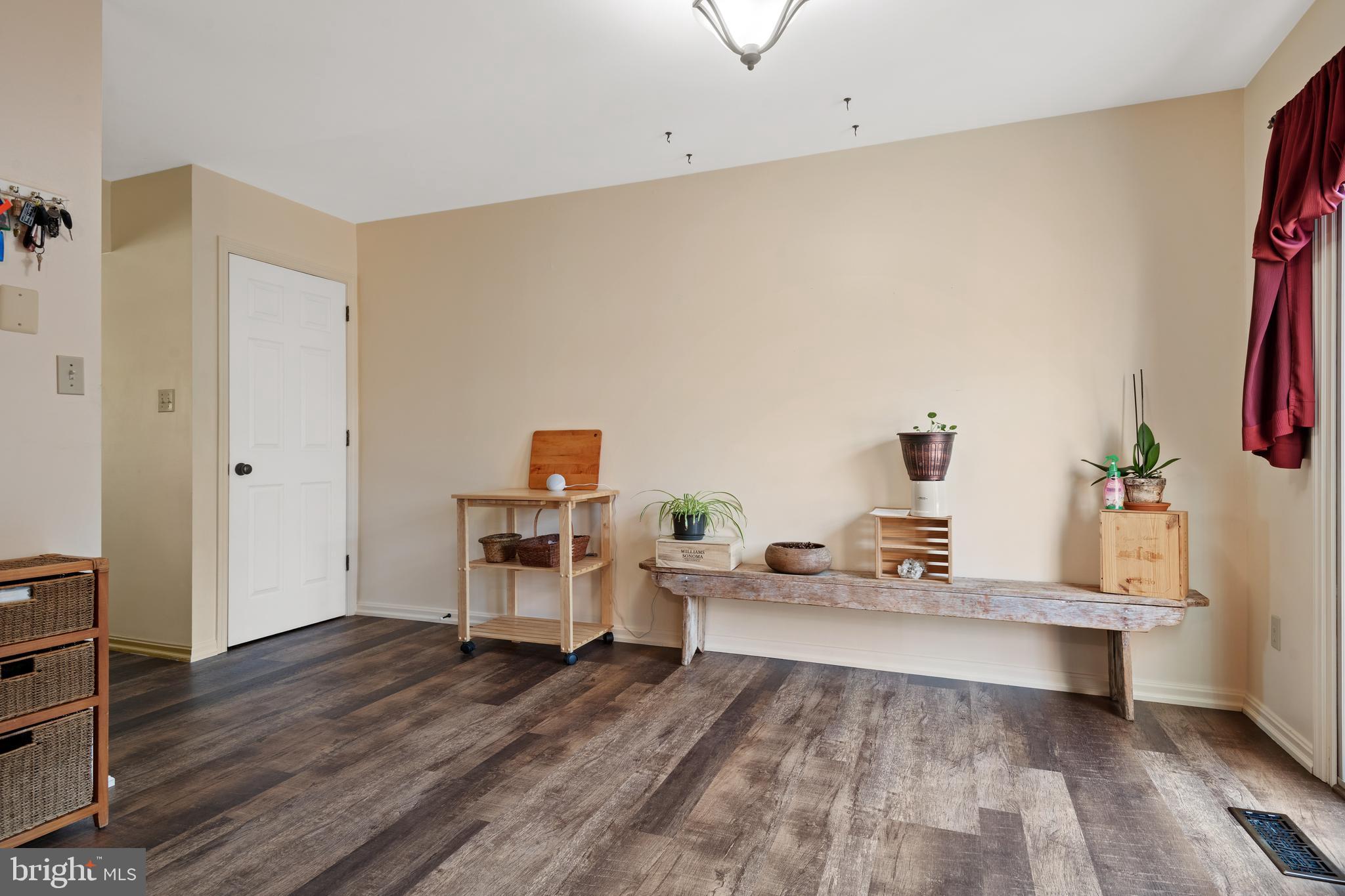 81 Robinhill Drive Lititz, PA 17543 - Photo 7 of 32