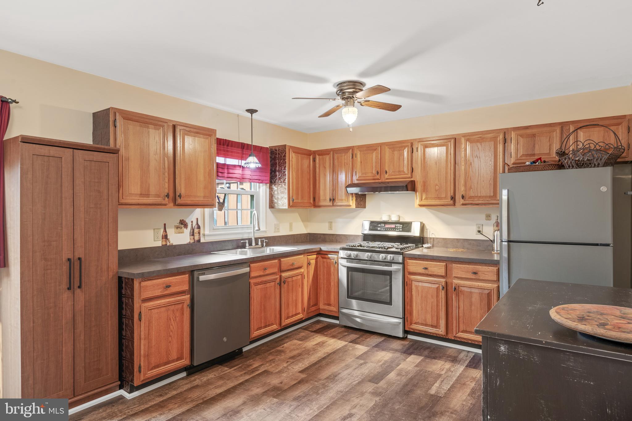 81 Robinhill Drive Lititz, PA 17543 - Photo 9 of 32