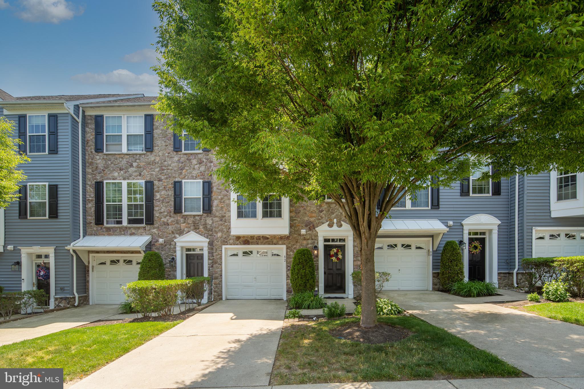 82 River Lane Riverside, NJ 08075 - Photo 2 of 32