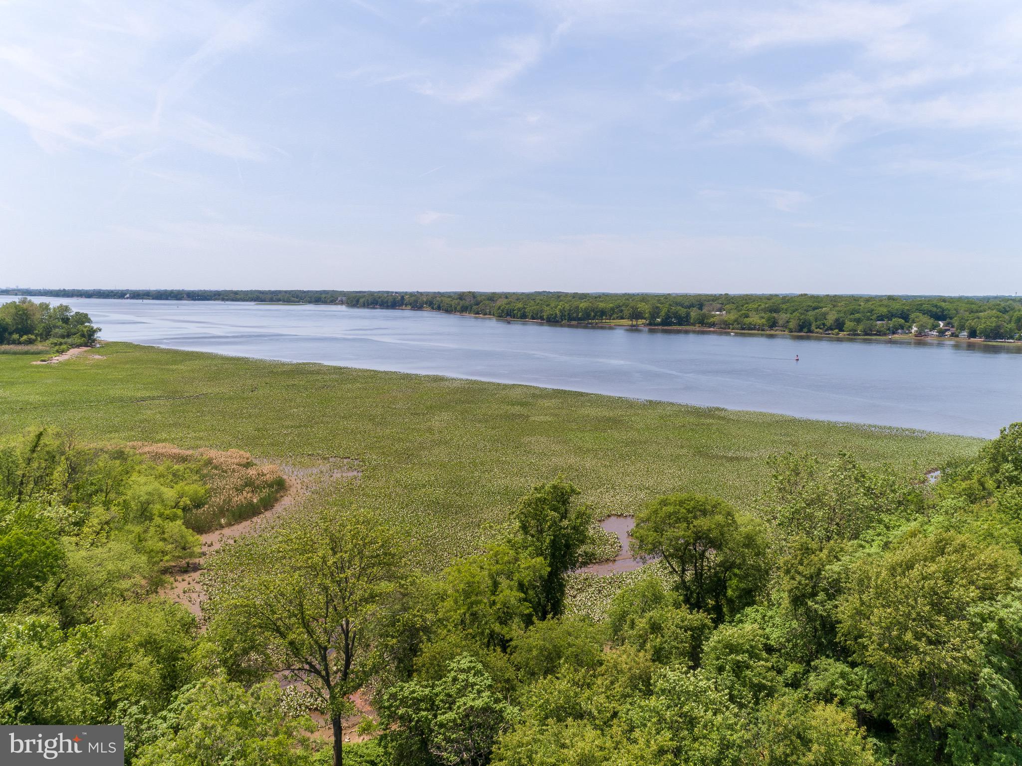 82 River Lane Riverside, NJ 08075 - Photo 3 of 32