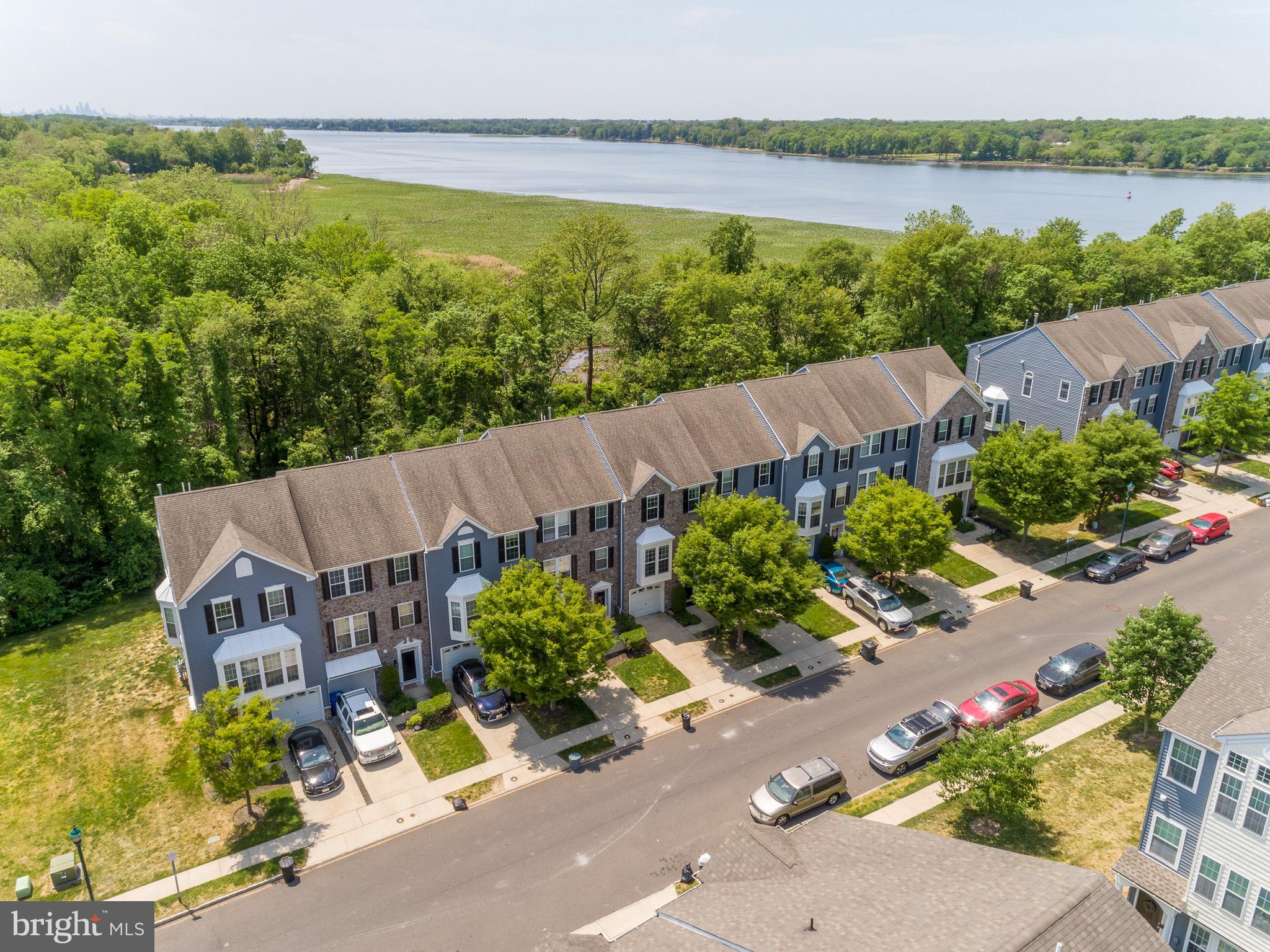 82 River Lane Riverside, NJ 08075 - Photo 5 of 32