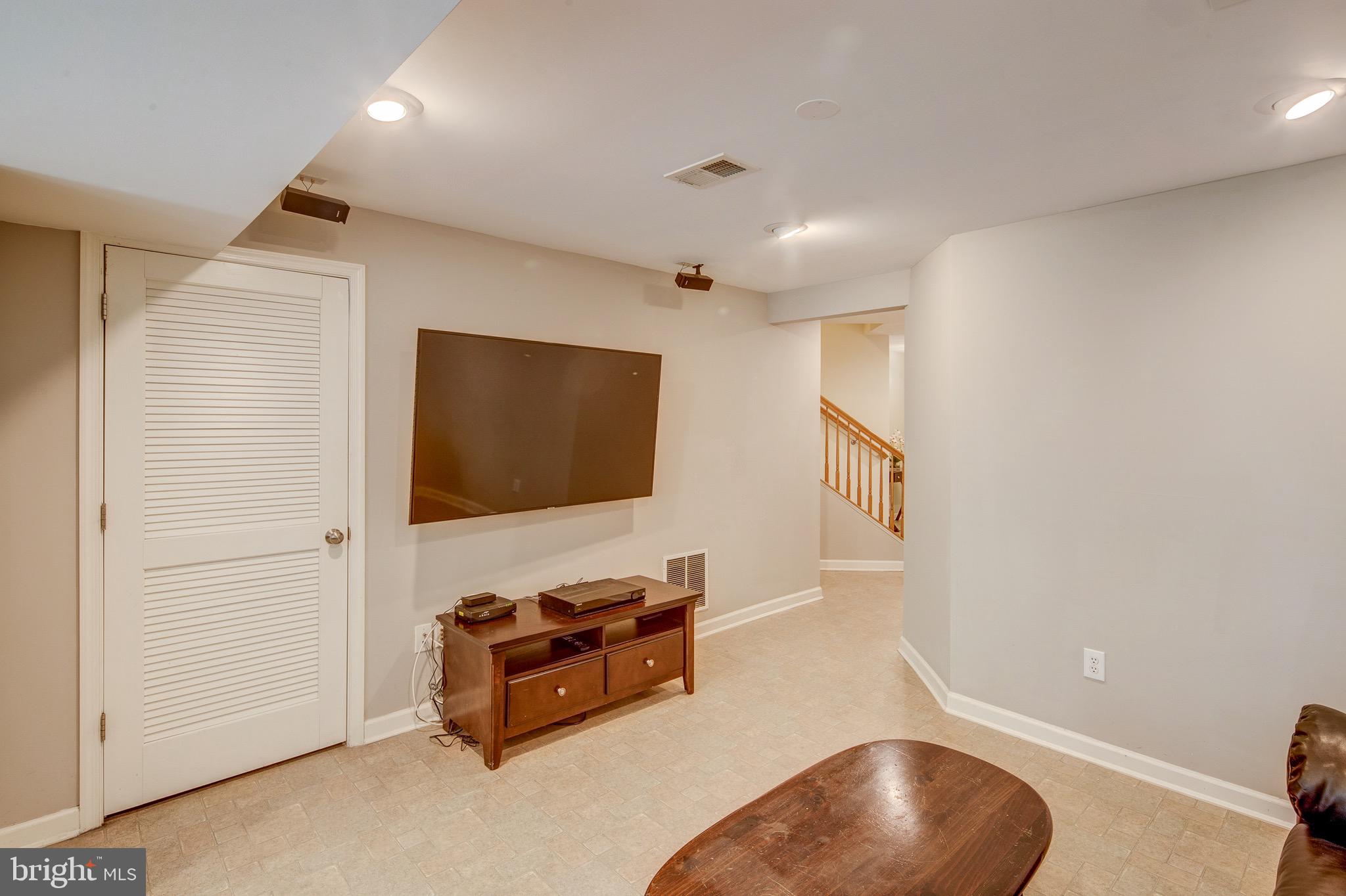 82 River Lane Riverside, NJ 08075 - Photo 7 of 32