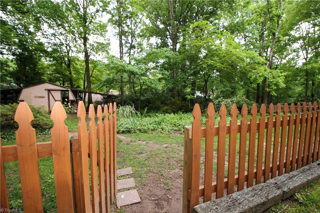 3611 Pinetop Road Greensboro, NC 27410 - Photo 25 of 29 Gallery Image 25
