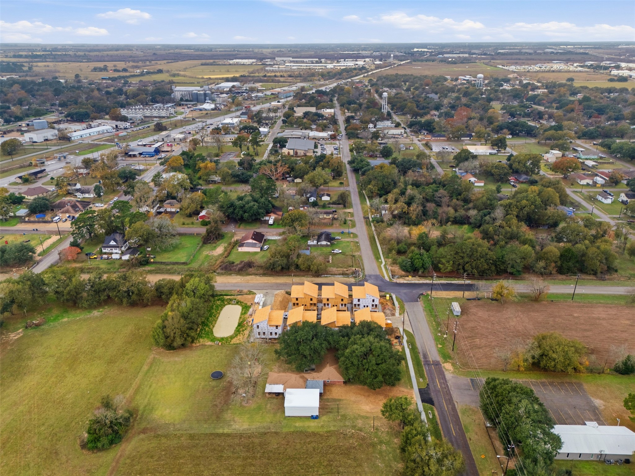 31921 Waller Tomball Road Waller, TX 77484 - Photo 28 of 32 an aerial view of residential houses with outdoor space and ocean