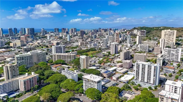 $2,000 | 1710 Punahou Street, Unit 305, Honolulu, HI 96822