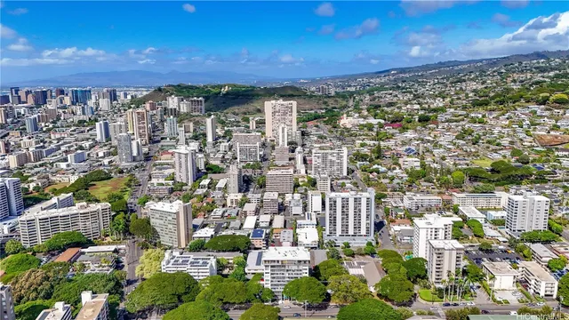 $2,000 | 1710 Punahou Street, Unit 305, Honolulu, HI 96822