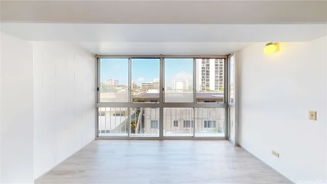 $2,000 | 1710 Punahou Street, Unit 305, Honolulu, HI 96822