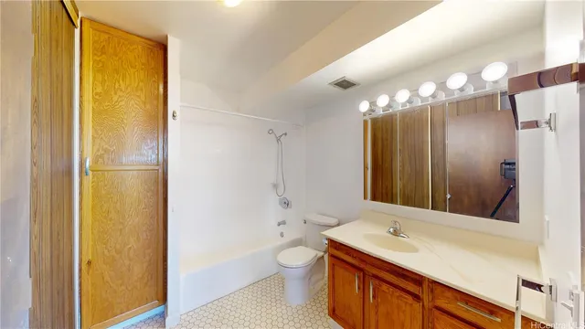 $2,000 | 1710 Punahou Street, Unit 305, Honolulu, HI 96822