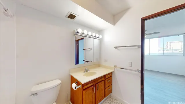 $2,000 | 1710 Punahou Street, Unit 305, Honolulu, HI 96822