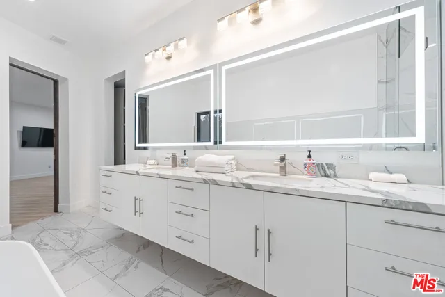 $25,000 | 6181 Temple Hill Drive, Los Angeles, CA 90068