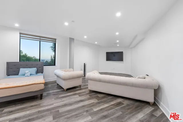 $25,000 | 6181 Temple Hill Drive, Los Angeles, CA 90068