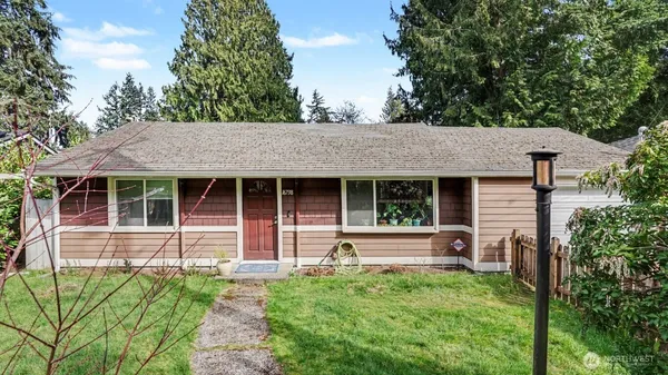 $2,200 | 16738 10th Avenue Northeast, Shoreline, WA 98155