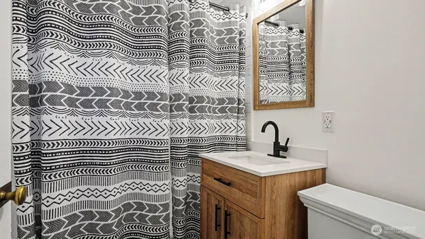 $2,200 | 16738 10th Avenue Northeast, Shoreline, WA 98155