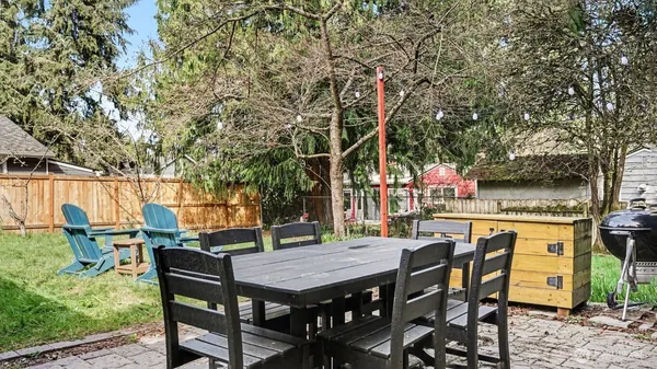 $2,200 | 16738 10th Avenue Northeast, Shoreline, WA 98155