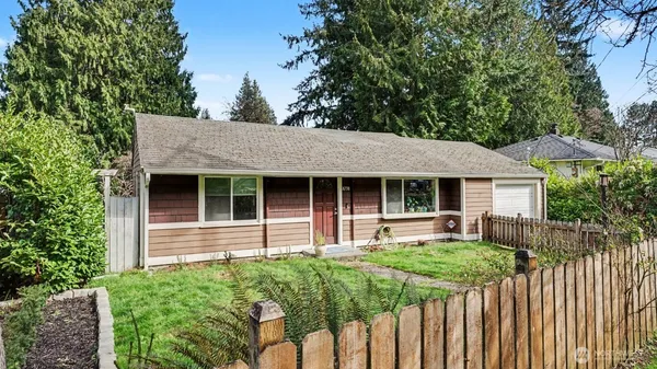 $2,200 | 16738 10th Avenue Northeast, Shoreline, WA 98155