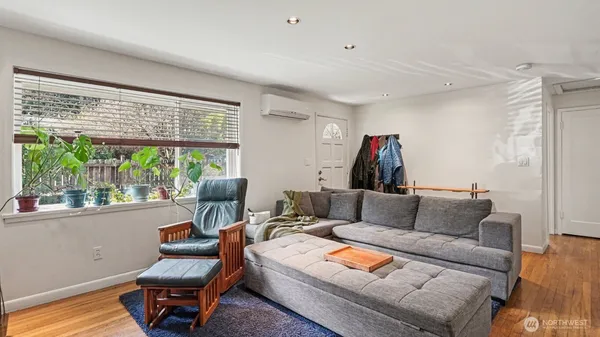 $2,200 | 16738 10th Avenue Northeast, Shoreline, WA 98155