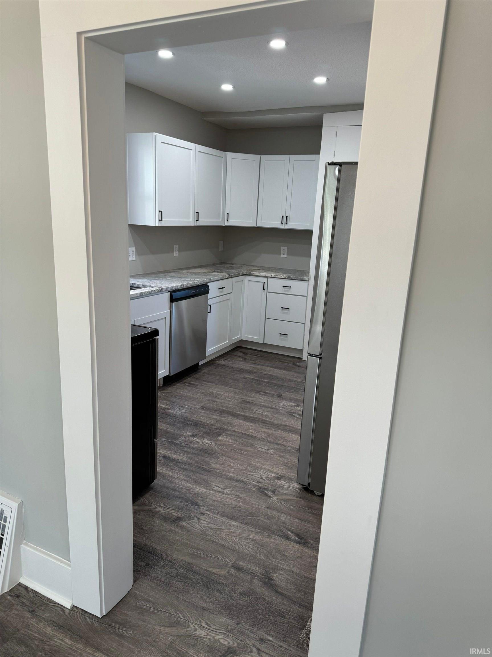 2506 Terrace Road Fort Wayne, IN 46805 - Photo 8 of 33