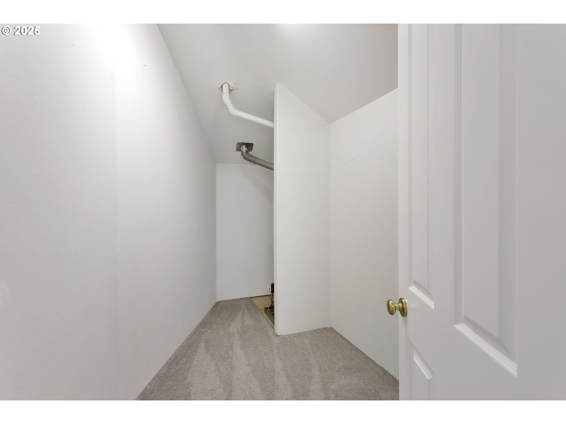 32370 Southeast Judd Road Eagle Creek, OR 97022 - Photo 36 of 48 a view of an empty room