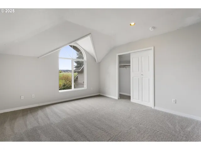 a view of a yard in front of house