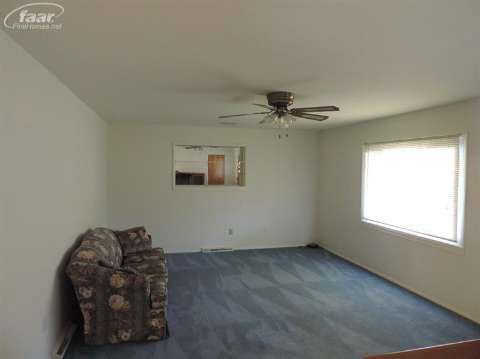 7317 Sharp Road Swartz Creek, MI 48473 - Photo 6 of 9 20398006-5.JPG