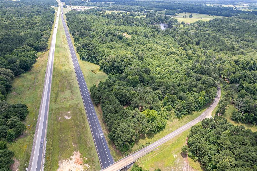 0 Cr 353 Tyler Tx 75708 Tyler, TX 75708 - Photo 15 of 18 a view of a garden from a balcony