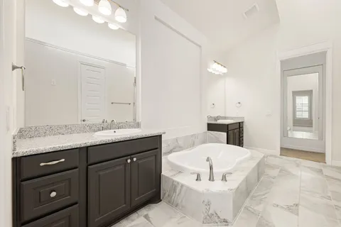 $629,000 | 3418 Sherbrooke Manor Court, Houston, TX 77059